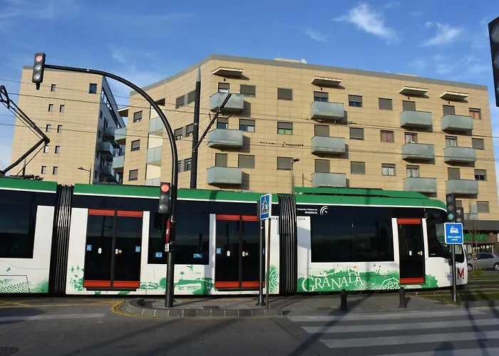 Piso Centro De Junto Al Metro Granada